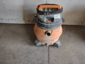 lot 92 image: Ridgid Shop Vac...