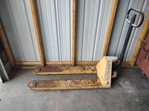 lot 210 image: Narrow Pallet Jack, 21 Wide...