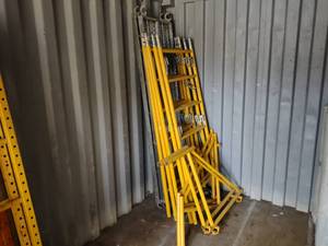 lot 230 image: Scaffolding , Includes (5) 28x72 ...