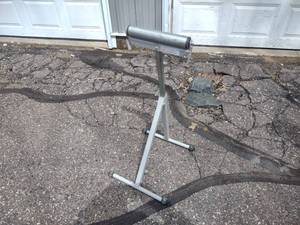 lot 335 image: 11 Roller Stand...