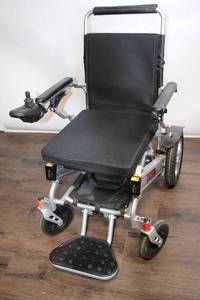 lot 4 image: Ranger Discovery Electric Wheelchair with Lithium Battery