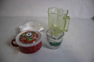 lot 40 image: Set of Kitchen Items Anchor Hocking Measuring Cup, Red Soup Mug & Green Glass Vase