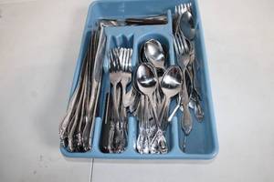 lot 41 image: Vintage Silver Plated Cutlery Set in Organizer Tray
