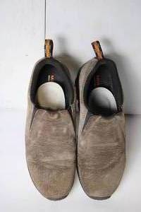 lot 87 image: Used Merrell Slip-On Footwear in Brown Suede