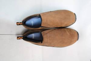 lot 88 image: Pair of Mens Merrell Slip-On Suede Shoes - Size 12