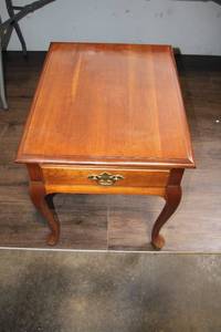 lot 128 image: Vintage Wooden Side Table with Drawer