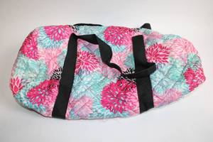 lot 138 image: Floral Duffle Bag with Pink Interior 18 Inches