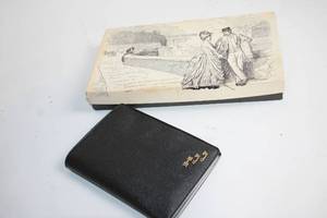 lot 181 image: Vintage Ambassador Leather Goods Credit Card Organizer