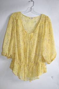lot 196 image: Candies Womens Floral Blouse - Size Large