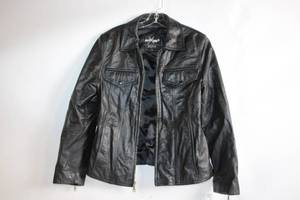 lot 197 image: Maxima by Wilsons Black Leather Jacket - Size L