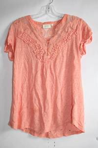 lot 206 image: Womens Delita Peach Lace Detail Short Sleeve Top - Size M