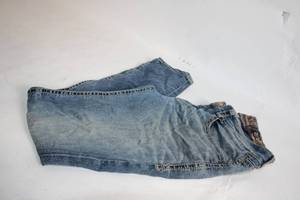 lot 232 image: Mens Distressed Blue Jeans Size 29x32
