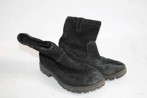 lot 263 image: Pair of Black Suede Mens Ankle Boots - Size 8M