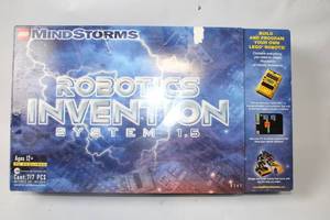 lot A-277 image: LEGO Mindstorms Robotics Invention System 1.5, 717 Pieces