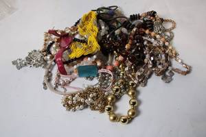 lot 292 image: Lot of Assorted Fashion Jewelry including Necklaces and Bracelets