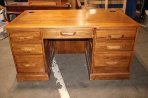 lot 357 image: Wooden Executive Office Desk with Drawers and Cabinets