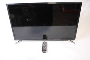 lot 365 image: Samsung UN32J5205AF 32-inch LED HDTV with Remote