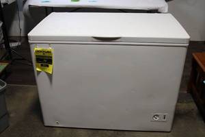 lot A-373 image: Criterion 10.6 Cubic Feet Chest Freezer