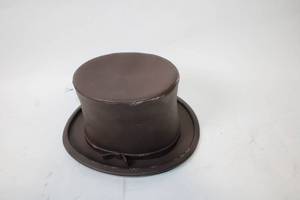 lot 391 image: Vintage Willy Wonka Chocolate Factory Top Hat