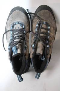 lot 394 image: Nike ACG Hiking Shoes - Mens Size US 8.5