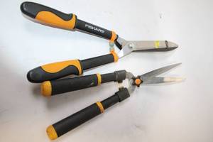 lot 396 image: Pair of Fiskars Hedge Shears and Garden Clippers