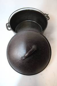 lot 402 image: Large Cast Iron Dutch Oven with Lid