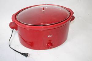 lot 403 image: Rival Crock-Pot Slow Cooker with Glass Lid - Red