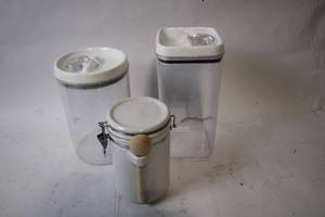 lot 478 image: Set of 3 Kitchen Storage Containers with Wooden Spoon