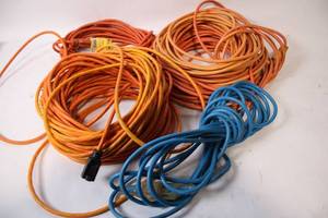 lot 486 image: Set of 4 Heavy Duty Extension Cords in Orange and Blue