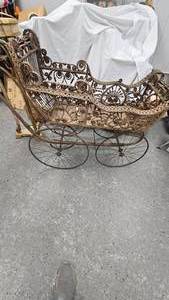 Willow Buggy and Pedastal