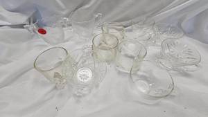 lot 44 image: 10 Punch Cups and SugarCreamer Set