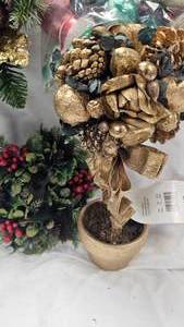 lot 63 image: Vintage Christmas Lot