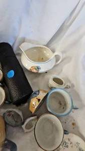 lot 141 image: Assorted Tea Set Pieces and Spice Set
