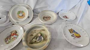 lot 112 image: Flower Pot and Assorted Childrens Bowls
