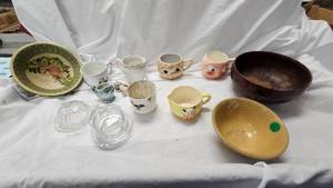 lot 119 image: Stoneware Bowls with Cups