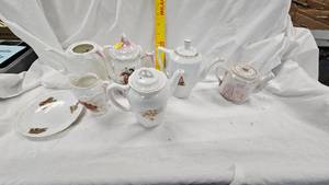 lot 126 image: Small Tea Pot Set, Various Styles