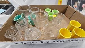 lot 128 image: Akro Gate Art Deco Miniature Glasses and other MiniaturesMcLaughlin Paper Dolls