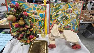 lot 129 image: Topiary Fruit Tree, Tray, Gameboard, Wood Toy Ride On