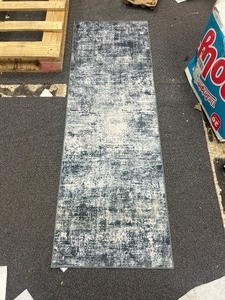 lot 38 image: Wyatt and Ash 2x6 Runner