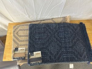 lot 40 image: Off The Loom Accent Rug 2 Pair