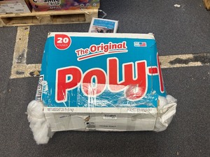 lot 55 image: Original Poly-Fill 20 Pounds