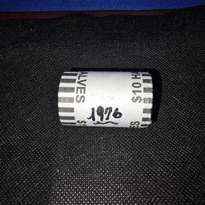 lot 13 image: 1976 Bicentennial Kennedy Unopened Roll