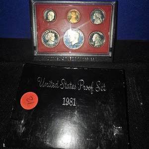 lot 21 image: 1982 Proof Set