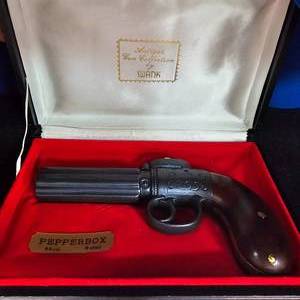 lot 64 image: Pepper Box Lighter wBox