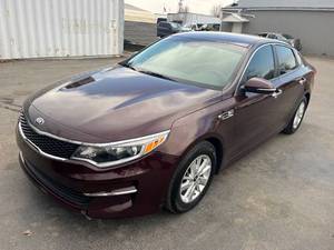 lot 4 image: 2017 Kia Optima FE
