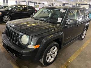 lot 18 image: 2011 Jeep Patriot Sport 4x4