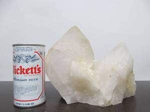 lot 25 image: LARGE Natural QuartzCrytal Specimen