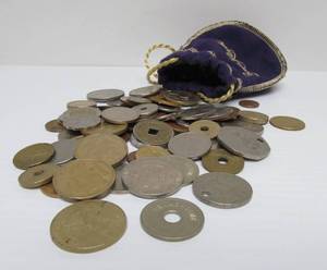 lot 30 image: Estate Lot of Assorted Foreign Coins