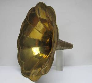 lot 44 image: Large Vintage Brass Phonograph Horn