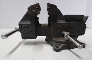 lot 96 image: Heavy Duty CRAFTSMAN 3.5 Swivel Bench Vise